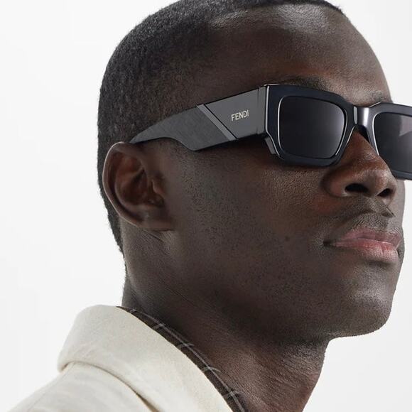 New, FENDI Sunglasses FE40131I 20C Authentic - Picture 3 of 12